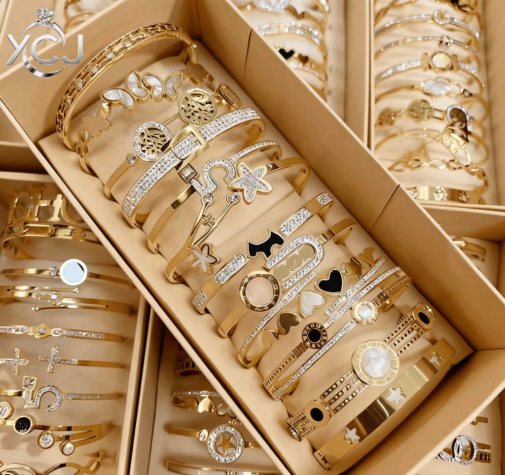 AMALA AUREA SIGNATURE — SET DE BRAZALETES